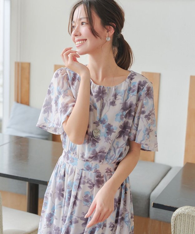 Tiaclasse 【小倉優子さん着用・洗える】大花柄シフォンワンピース ブルー