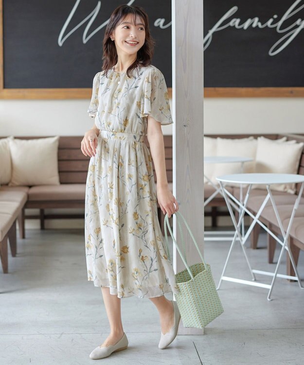 Tiaclasse 【小倉優子さん着用・洗える】大花柄シフォンワンピース ライトベージュ