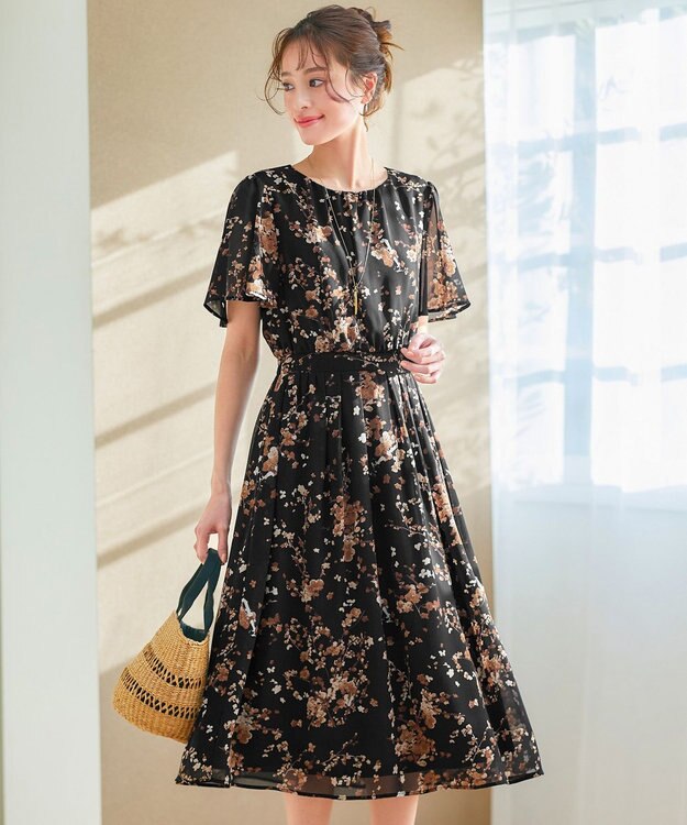 Tiaclasse 【小倉優子さん着用・洗える】大花柄シフォンワンピース ブラック