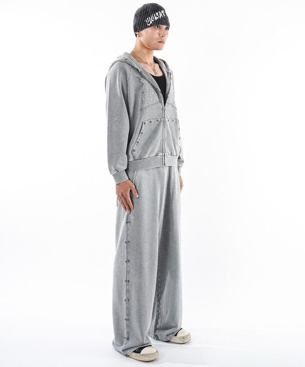 WEGO 【ユニセックス着用ITEM】ブリーチスタッズロゴスウェットパンツ グレー