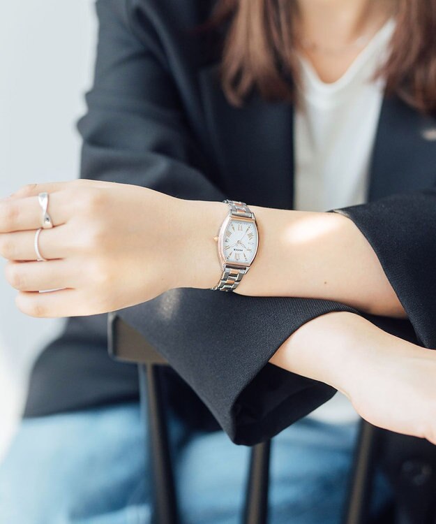 CITIZEN 【大人かわいいトノー型ウオッチ】ソーラーテック電波時計 KS4-031-11 シルバー