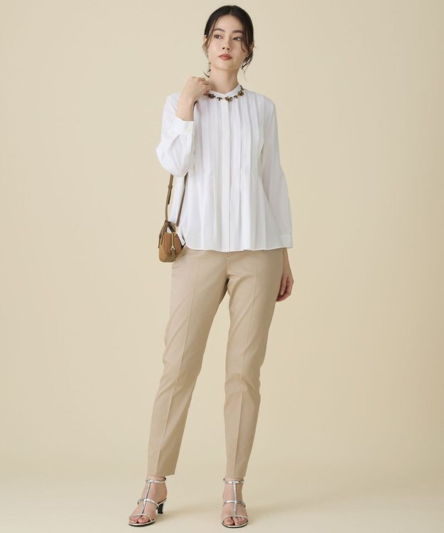 自由区 コットンサテンテーパード パンツ ベージュ