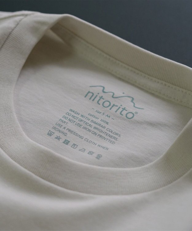 nitorito 【UNISEX】stone Tシャツ red×(beigeボディ)