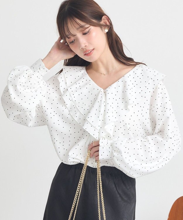 earth music&ecology ラッフルカラーブラウス Dot