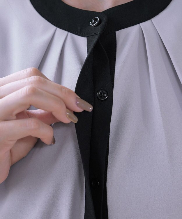 Tiaclasse L 【新色追加・洗える】フロントタック配色ブラウス グレー×ブラック