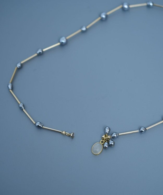 monshiro ガラスパールラインショート ネックレス シルバーグレー