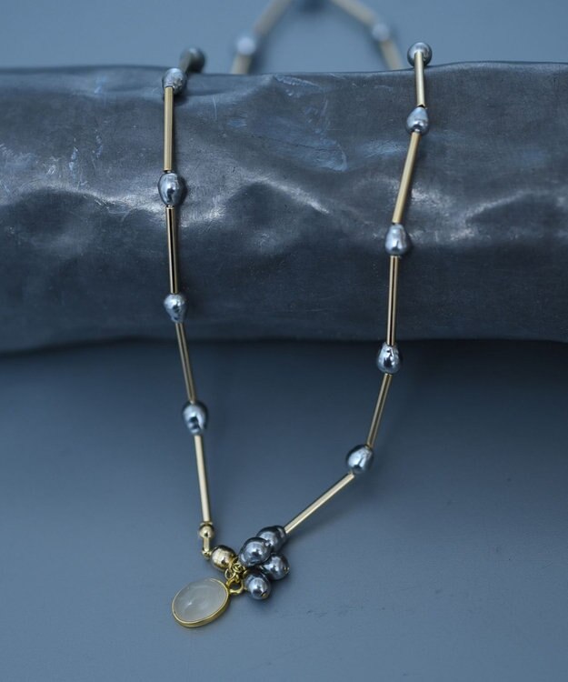 monshiro ガラスパールラインショート ネックレス シルバーグレー