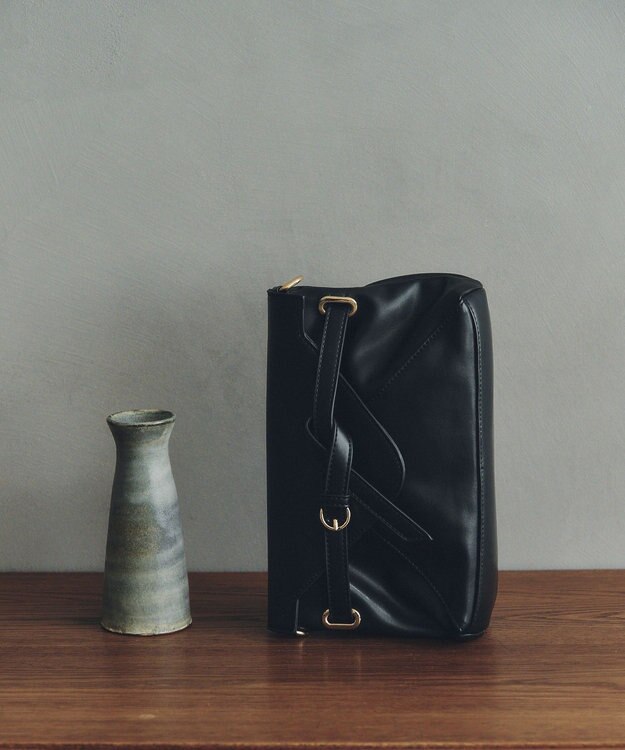 YECCA VECCA ベルトデザインチェーンバッグ Black