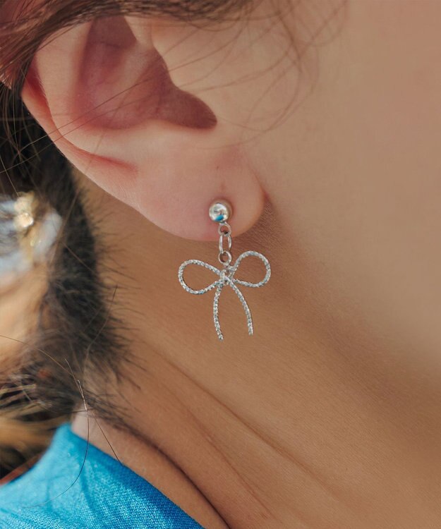 Tiaclasse 【安田美沙子さん着用/金属アレルギー対応/選べる2TYPE】チェーンリボン イヤリング・ピアス シルバーB（ピアス）