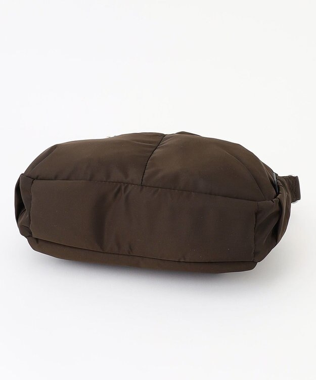 Y'SACCS トリプルポケットベーシックショルダー チョコ