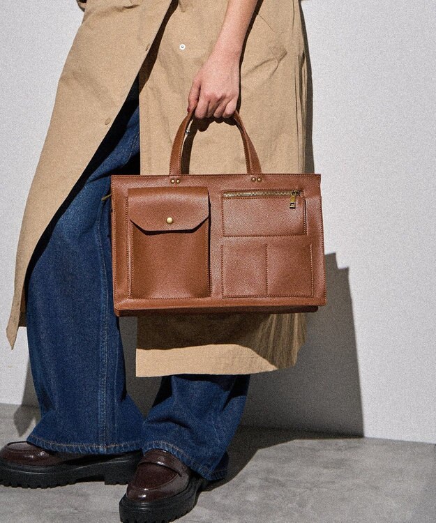 AMERICAN HOLIC マルチポケットスクエアＡ４ショルダートートバック Camel