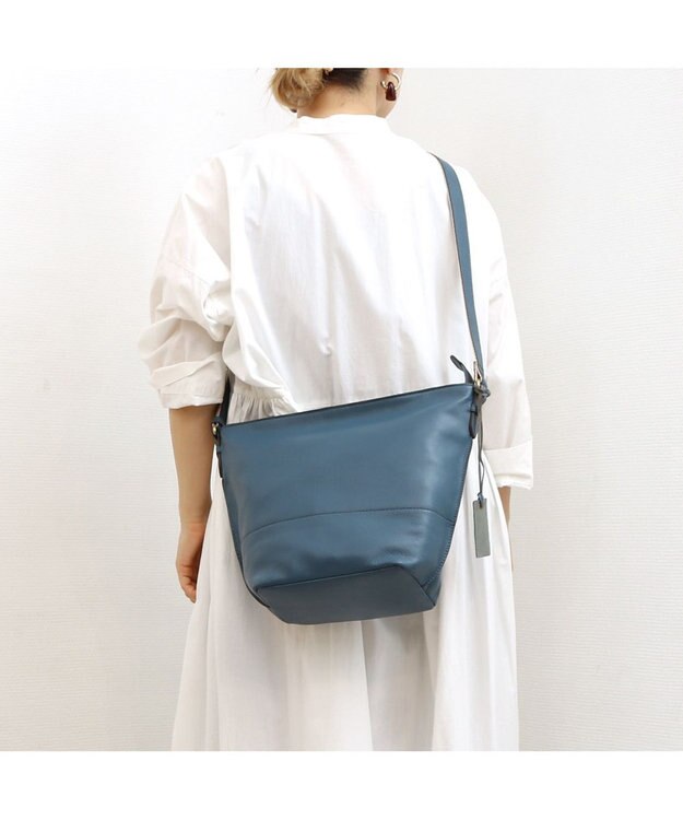 UNBILLION アトランタ ATLANTA / やぎ革軽量バケツ型ショルダー ブルー