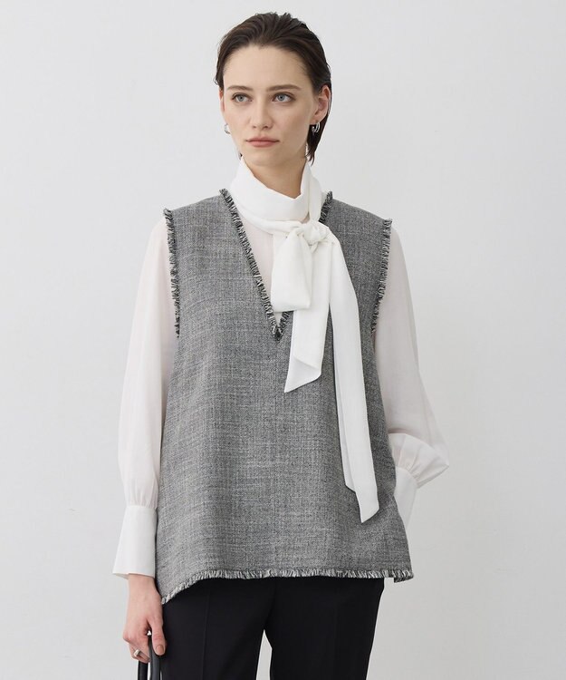 ICB ライトスラブツイード Vネックジレ ブラック×オフホワイトミックス