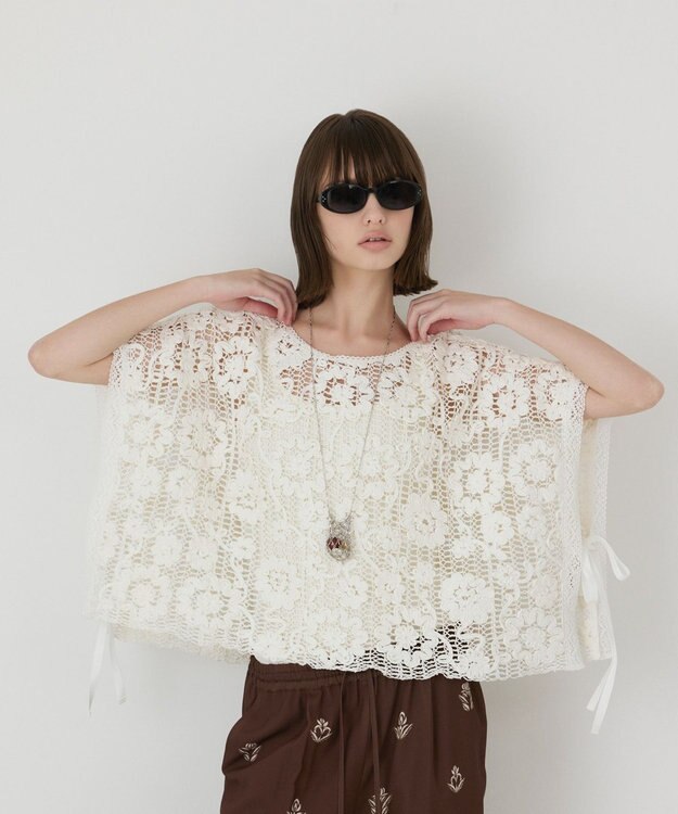 GRACE CONTINENTAL メッシュエンブロイダリーポンチョトップ キナリ