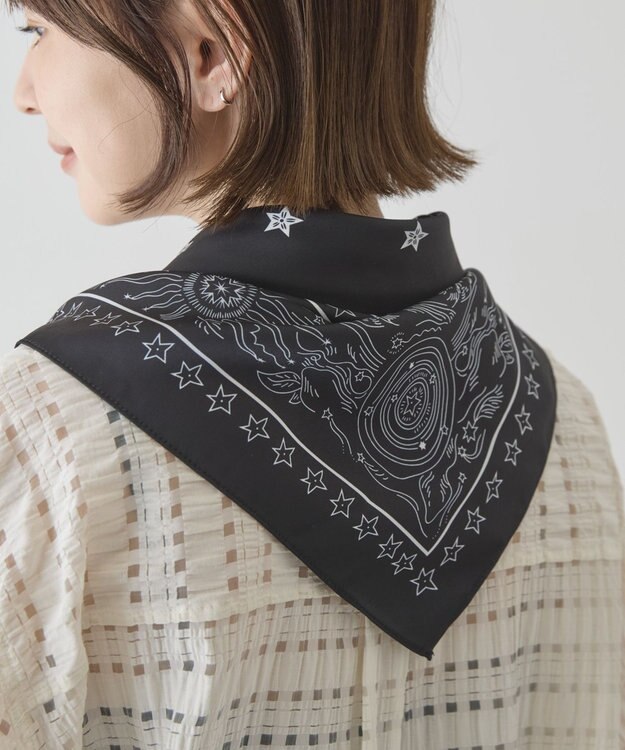 AMERICAN HOLIC シルキーバンダナ柄スカーフ Black