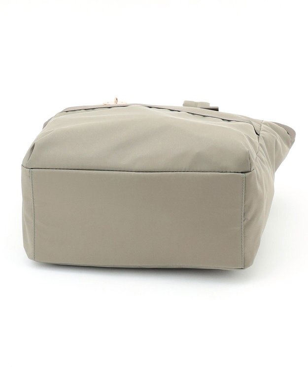 LA BAGAGERIE チャーム付き　ナイロンスクエアリュック グレー