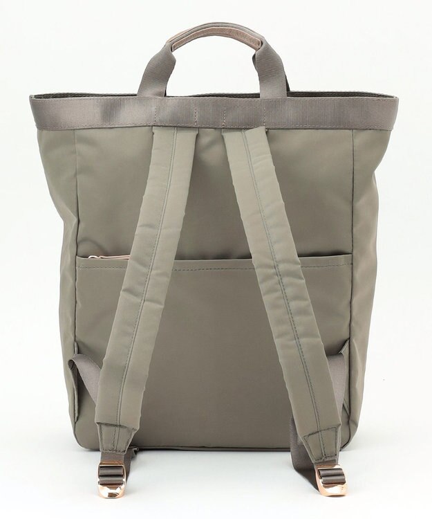 LA BAGAGERIE チャーム付き　ナイロンスクエアリュック グレー