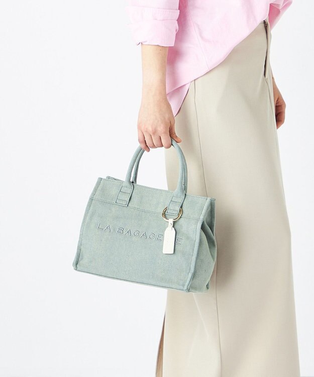 LA BAGAGERIE チャーム付きデニムバッグ Sサイズ ブルー