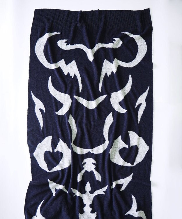 nitorito 【UNISEX】bonfula 牛と花モチーフ柄 ストール navy