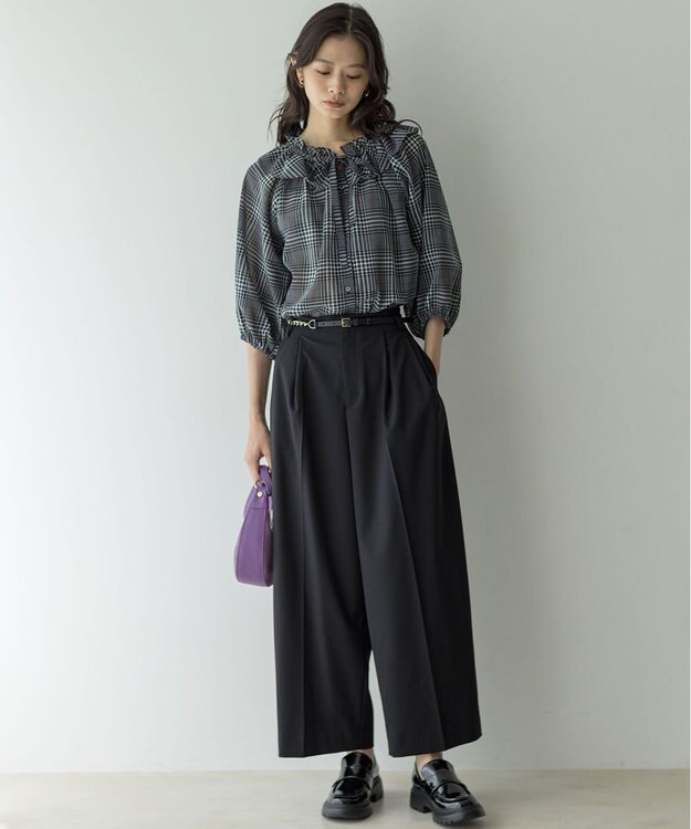 組曲 S ライトトロピカルロールネック ブラウス ブラック系3