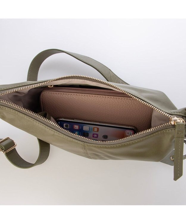 UNBILLION アトランタ ATLANTA / やぎ革軽量ハーフムーンショルダー カーキ