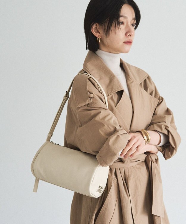 russet ソフトレザーロールショルダーバッグ(CE-1661) Ivory