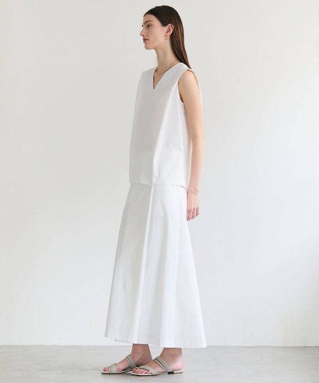 BEIGE， YANN / Vネックタックブラウス White