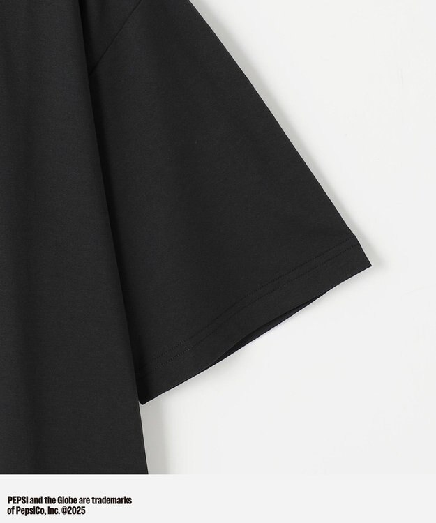 PW CIRCULUS 〈Pepsiコラボ〉【UNISEX】Pepsi GOLF Graphic モックネックT ブラック系