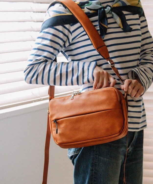 UNBILLION Otias アンティーク仕上げタイプ合皮ショルダーバッグ ブラック