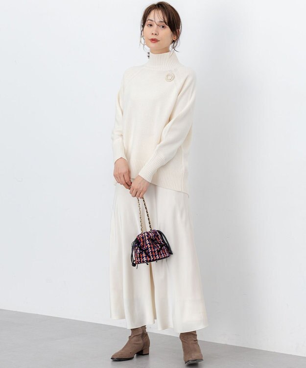 組曲 S ウールカシミヤミックス ロールネックニット アイボリー系