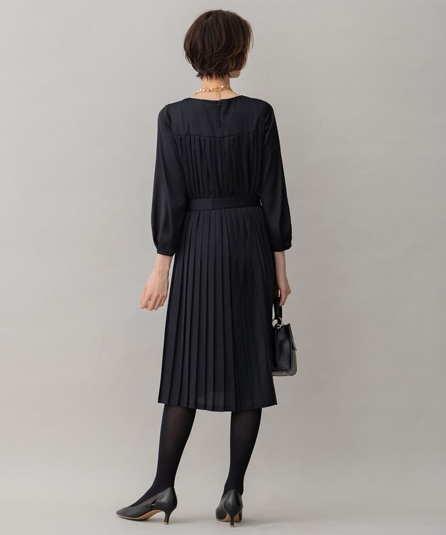 自由区 【XSサイズ～/洗える】ライトサテンプリーツ ワンピース ネイビー系