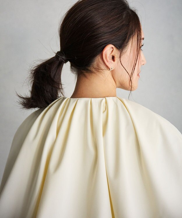 #Newans ＜亀恭子さんコラボ＞取り外し可能ケープ付きペプラムブラウス オフ