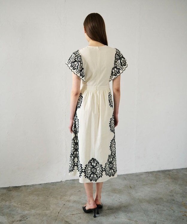 GRACE CONTINENTAL バイカラー刺繍コットンワンピース ホワイト