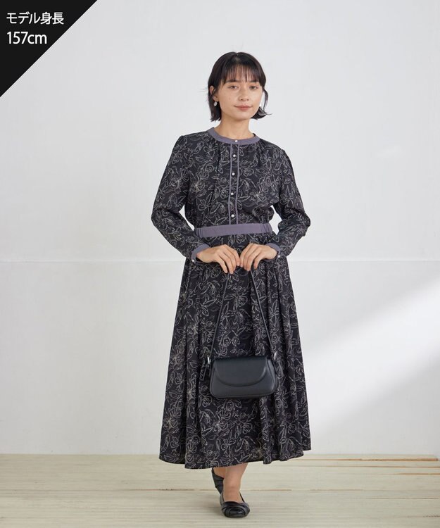 Tiaclasse 【安田美沙子さん着用・新色/XSサイズ追加・洗える】フラワープリント配色ワンピース ブラック×チャコールグレー