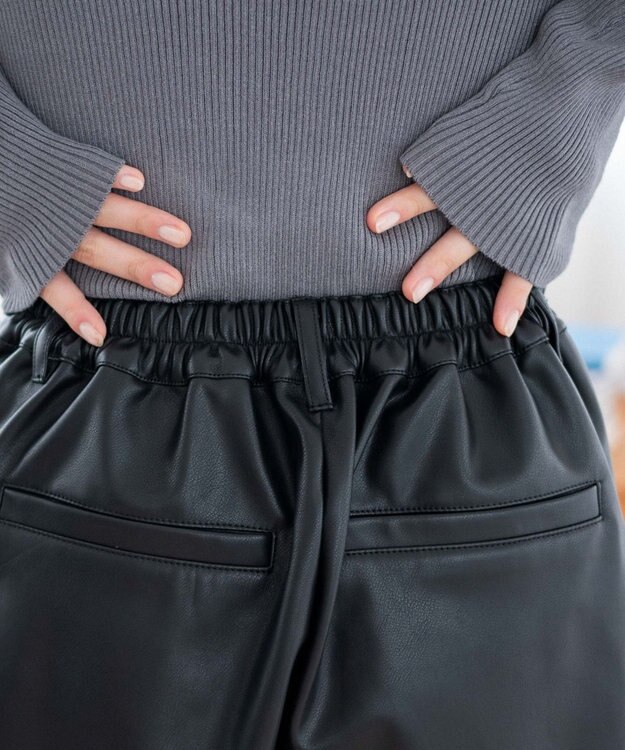 WEGO Fレザータックショートパンツ ブラック