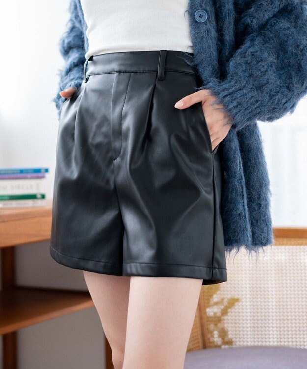 WEGO Fレザータックショートパンツ ブラック