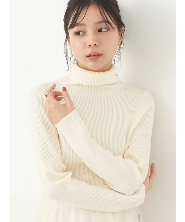 earth music&ecology やわらかタッチリブタートルネックプルオーバー Ivory