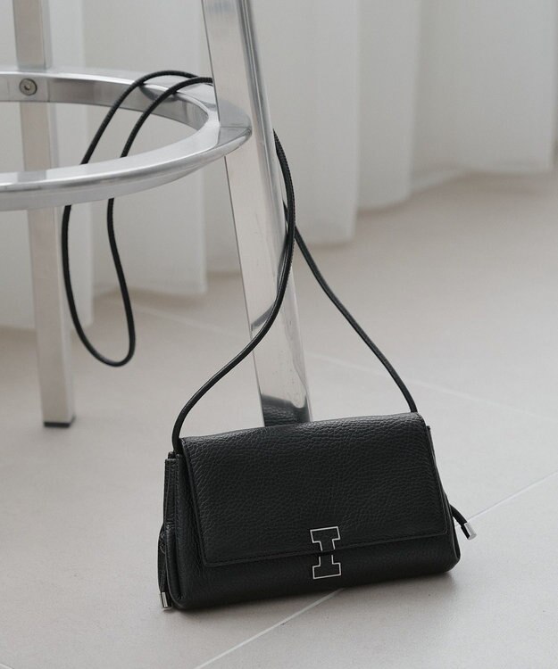 IACUCCI アバ ウォレットショルダー CERVO ブラック