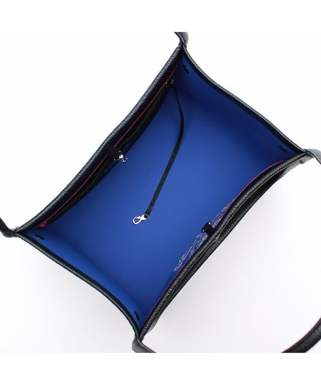 A.D.M.J. ドラマ「続・続・最後から二番目の恋」(フジテレビ)着用　マジックライト/センターリボンベルボトムトートL ネグロ