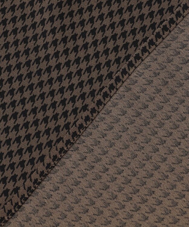 ICB 【接触冷感・UVケア・速乾・洗える】BackSatinAmunzen ハイネックブラウス コーヒーベース柄系