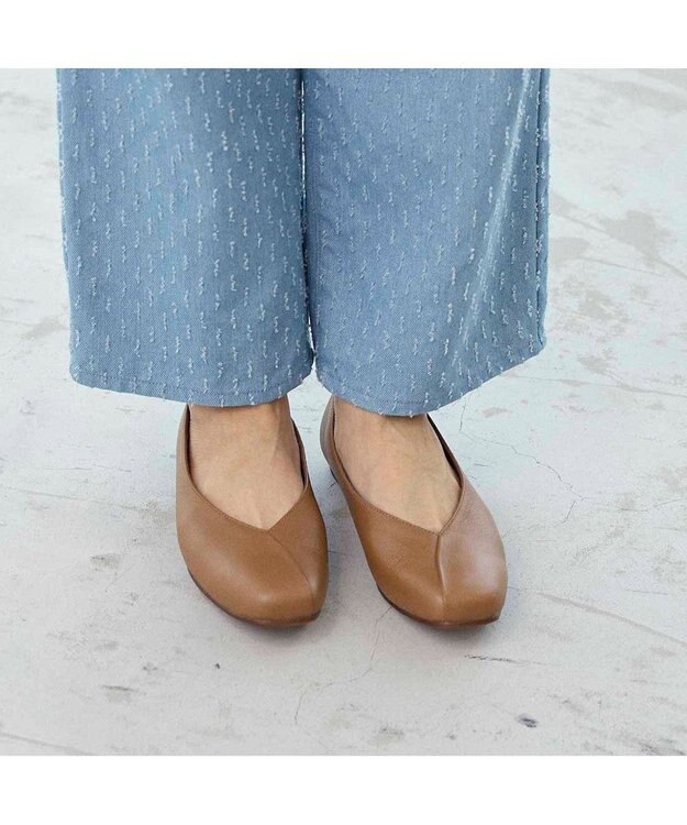 ing <ing>【WEB限定】スクエアトゥVカットフラットシューズ キャメル