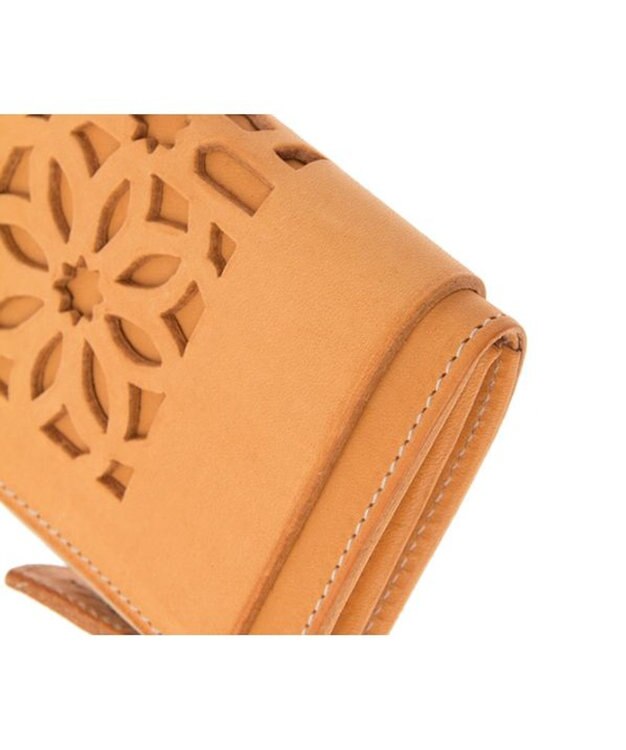 genten カットワーク マルチケース ヌメベージュ