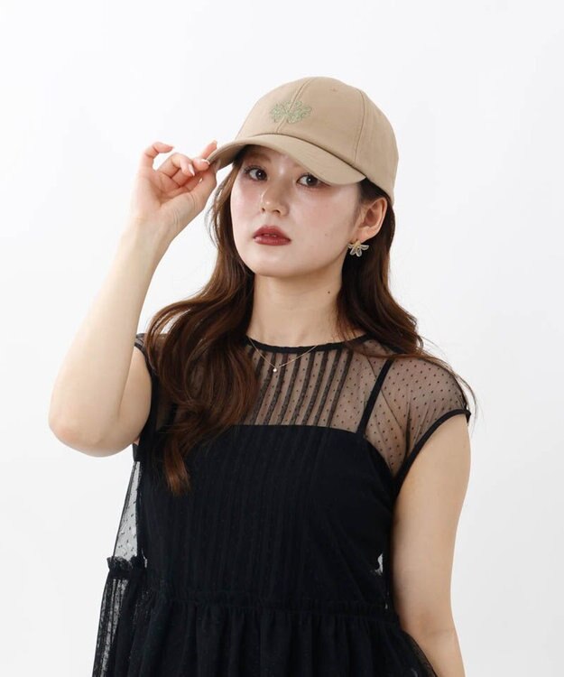 AURORA 【 ANNA SUI（アナ スイ）】バタフライ刺しゅうキャップ ベージュ