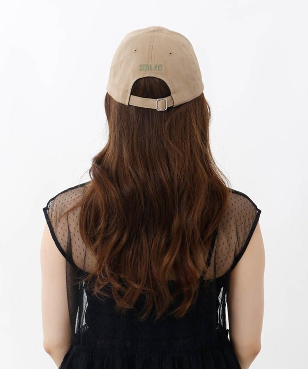 AURORA 【 ANNA SUI（アナ スイ）】バタフライ刺しゅうキャップ ベージュ