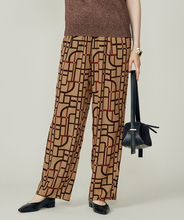 自由区 L 【17号サイズまで展開・カタログ掲載】ジオメトリックレトロプリント パンツ ベージュベース