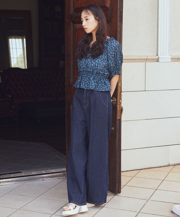 earth music&ecology フラワー刺繍フリルヘムブラウス Navy