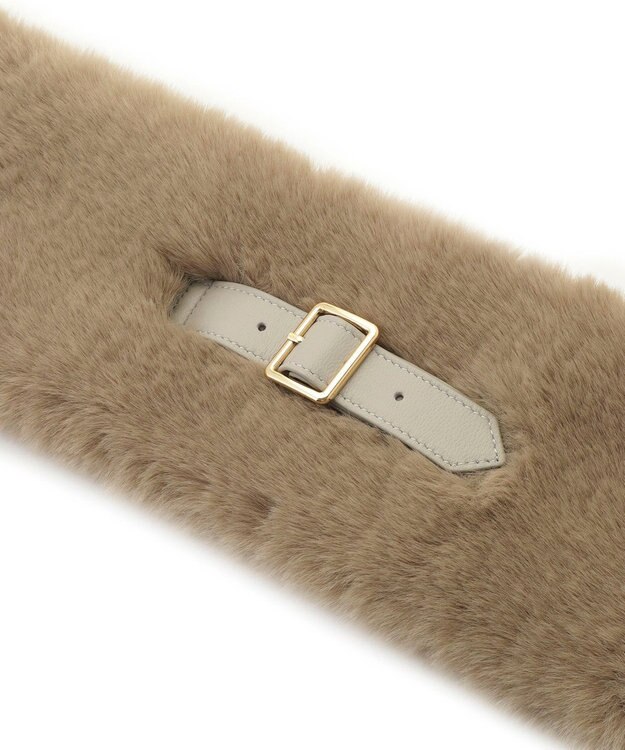 MOONBAT 【大人百花1月号掲載】FURLA フェイクファーマフラー ベルト差し込み ファーティペット ロゴプレート付 ベージュ