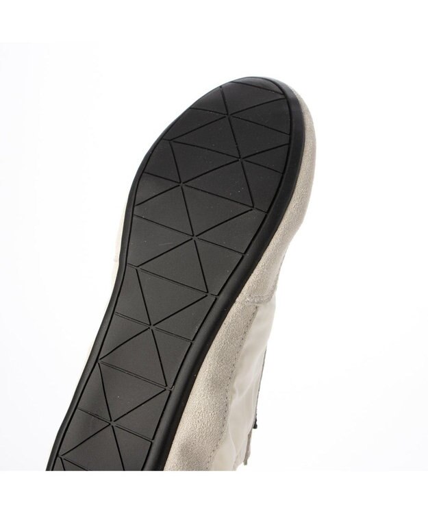 ing <ing>シャーリングローヒールスニーカー ホワイト