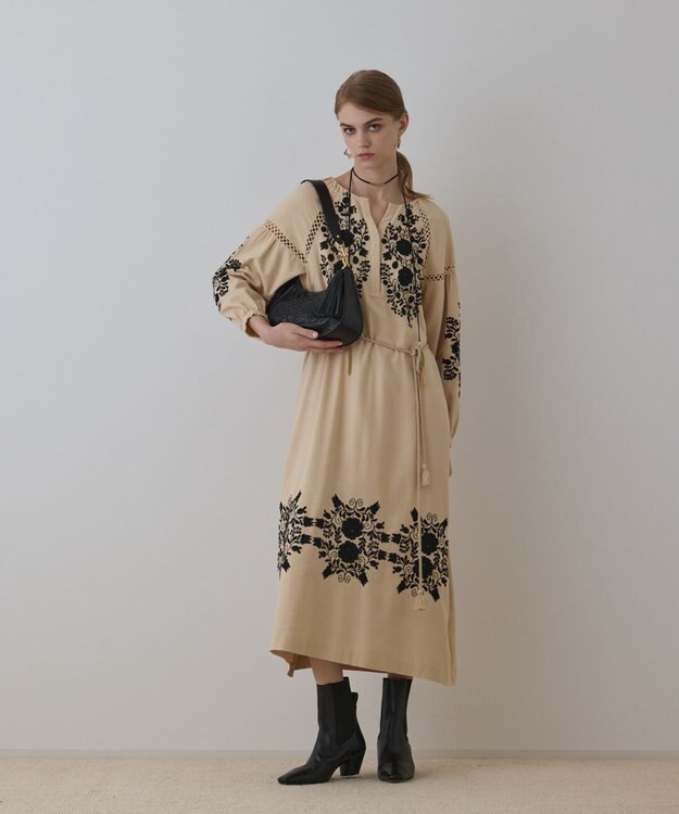 GRACE CONTINENTAL エンブロイダリーカフタンワンピース ベージュ