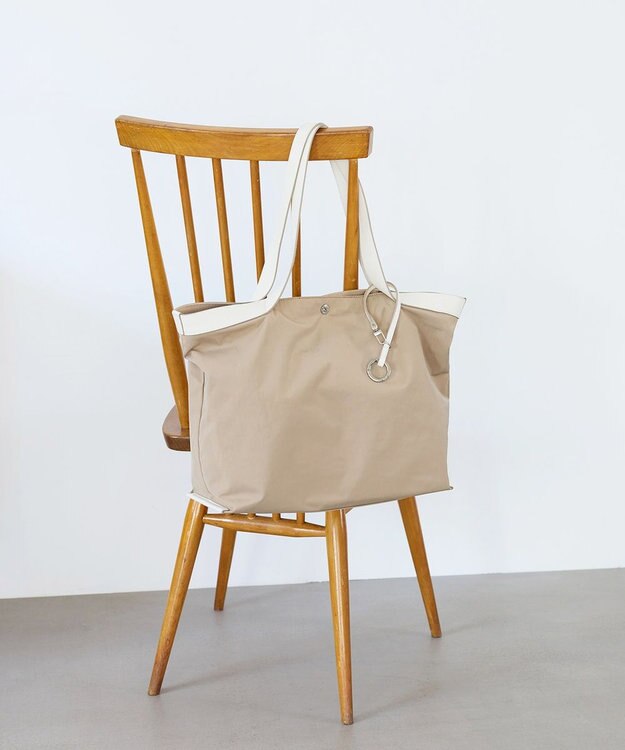 TOPKAPI 【Breath TOPKAPI】MORPH モーフ リンクルナイロン トートバッグ チャーム付き　A4 / 超軽量 /撥水 ベージュ